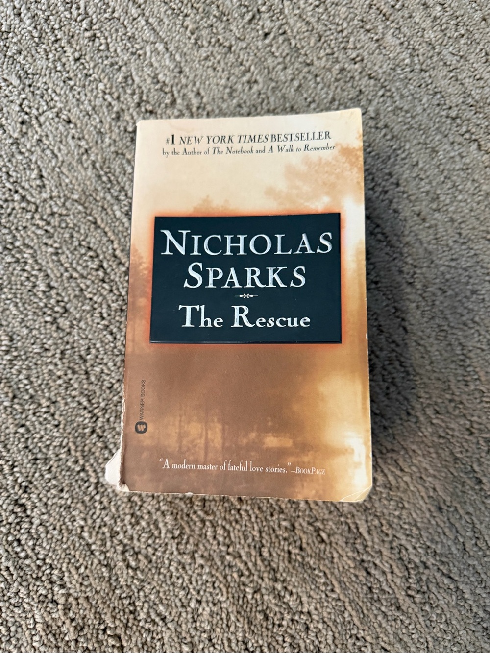 Nicholas Sparks “The Rescue” Paperback Novel
